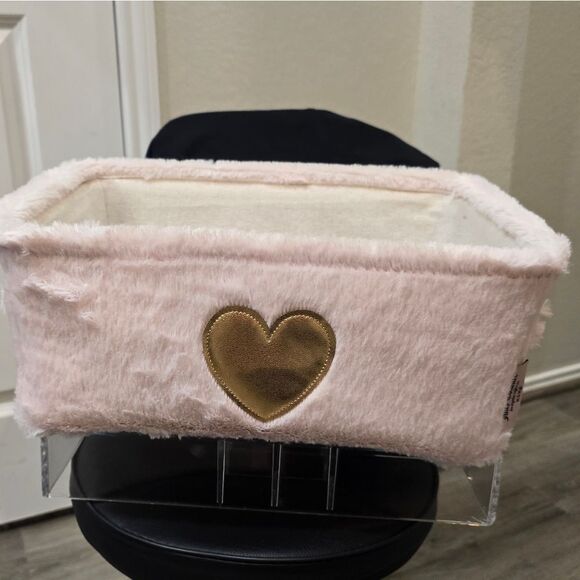 Juicy Couture Home Gold Heart Velour Decorative Storage Basket - Picture 4 of 4